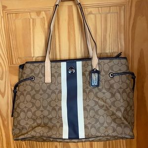 Coach purse and matching wallet